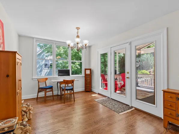 105 Juniper Ct, Carrboro, NC 27510