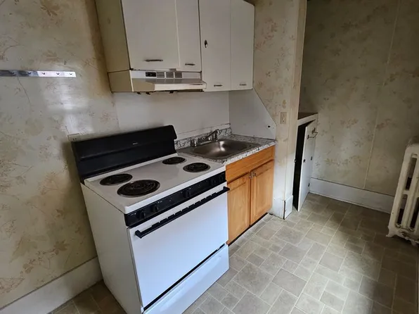 1062 W 26th St Rear 2, Erie, PA 16508