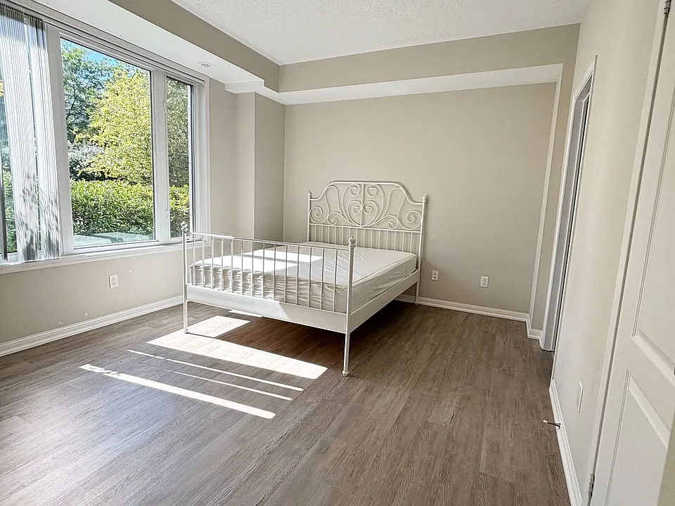 33 Walter Dove Ct