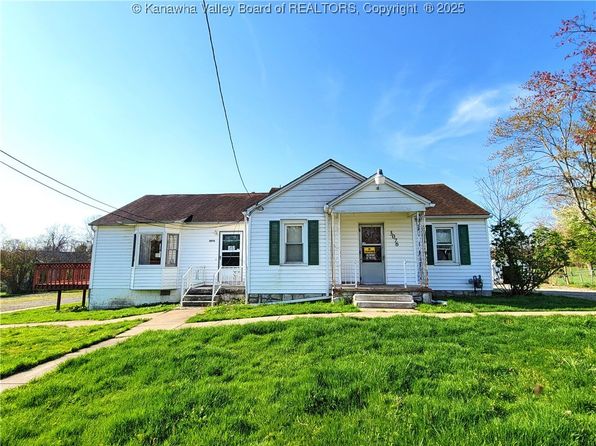 3076 Summerlee Rd, Oak Hill, WV 25901