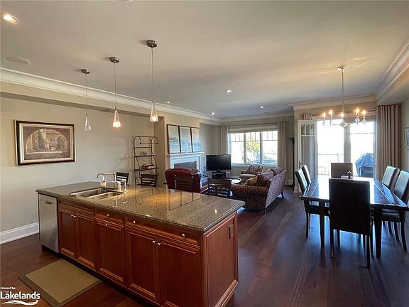 4th image of 40 Trott Blvd #402