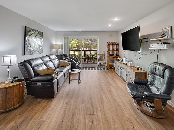 4th image of 805 Leicester Rd APT 106