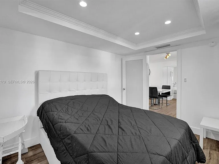 9072 Froude Ave — Photo 33
