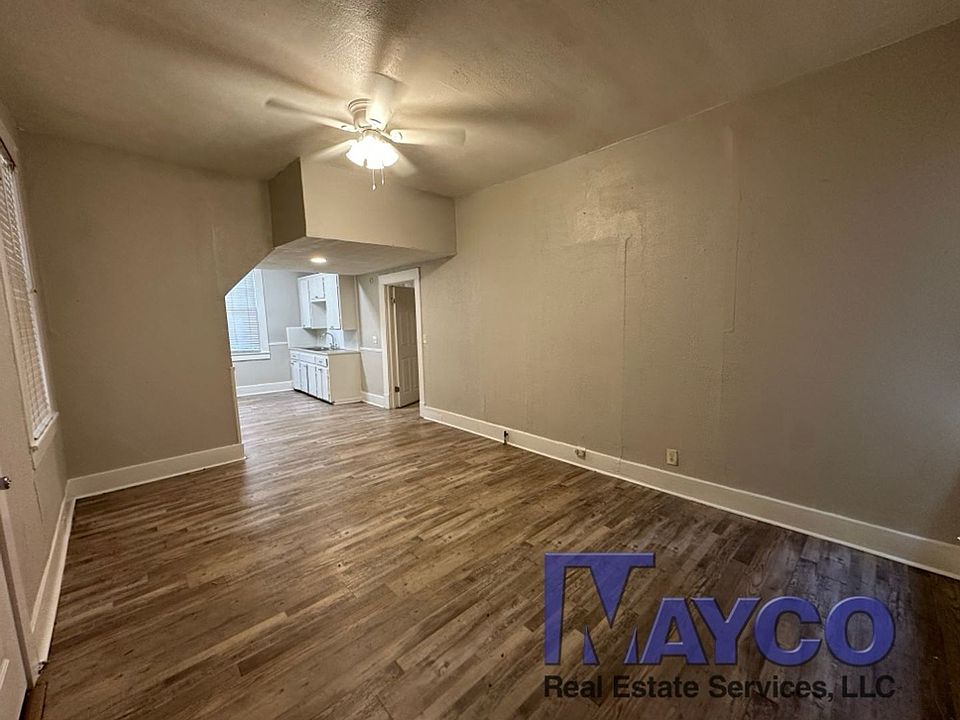 1st image of 2413 Creswell Ave APT B