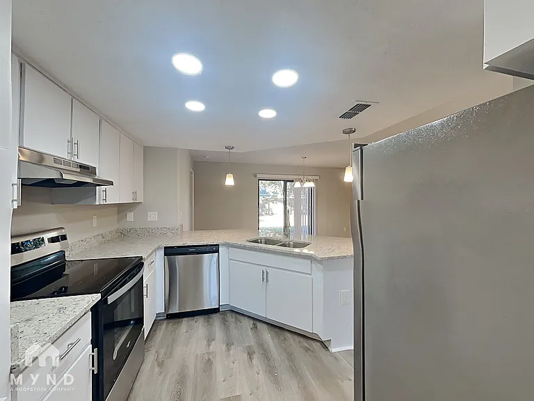 10327 Lansfield St — Photo 8