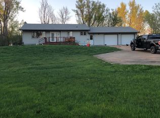 725 Adams Dr, Killdeer, ND 58640