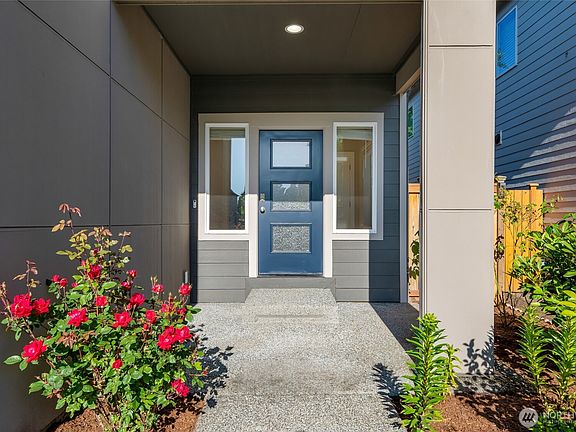 4th image of 10135 56th Avenue NE