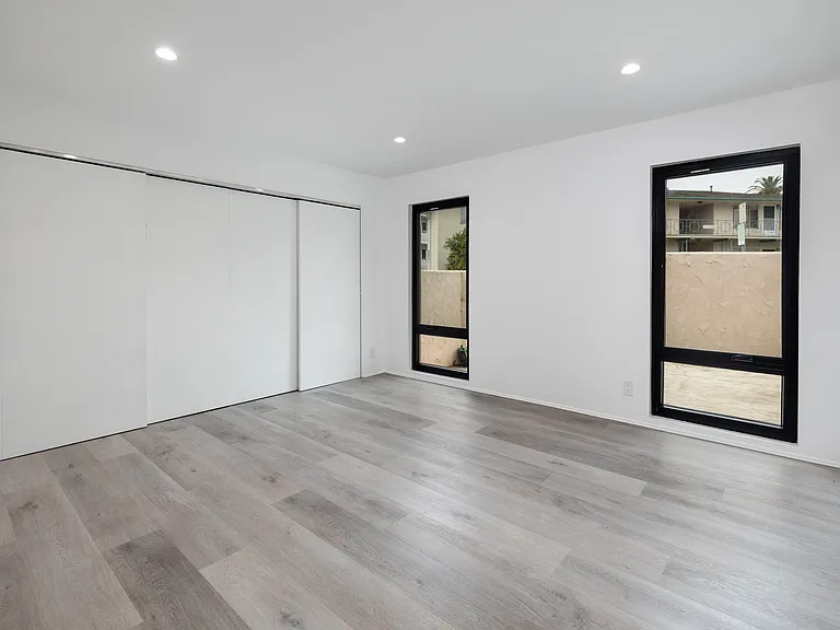 121 Burton Cir #1 — Photo 16
