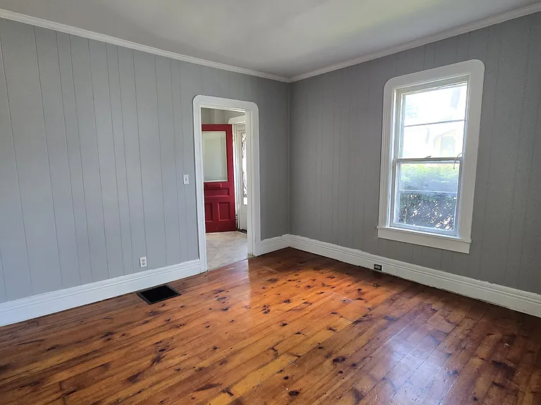 16 Pine St — Photo 3