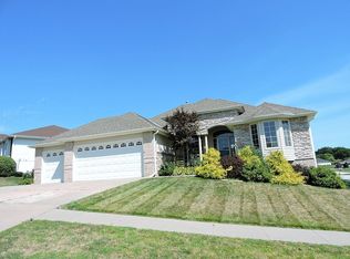 1607 S Lenox Cir, Council Bluffs, IA 51503