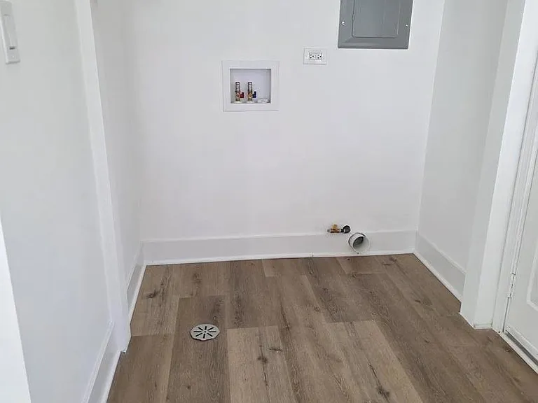 14916 Langley Ave — Photo 17