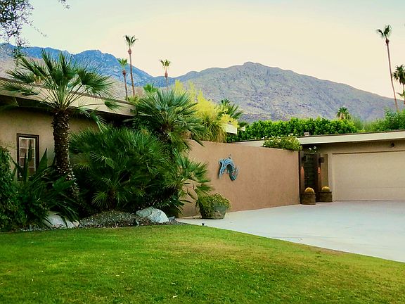 3rd image of 2267 Yosemite Dr
