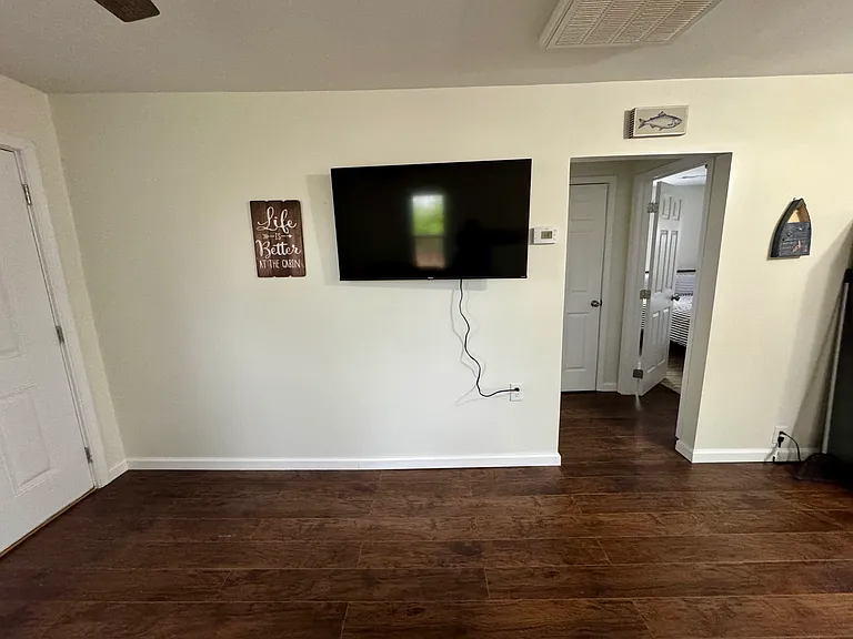 808 Scotts Chapel Rd — Photo 5