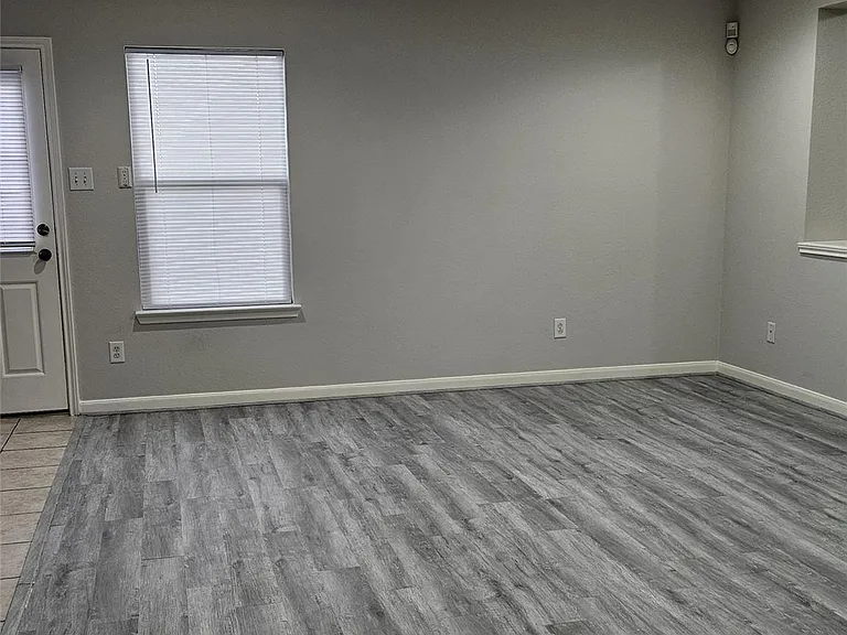 1130 Concord Pl — Photo 12