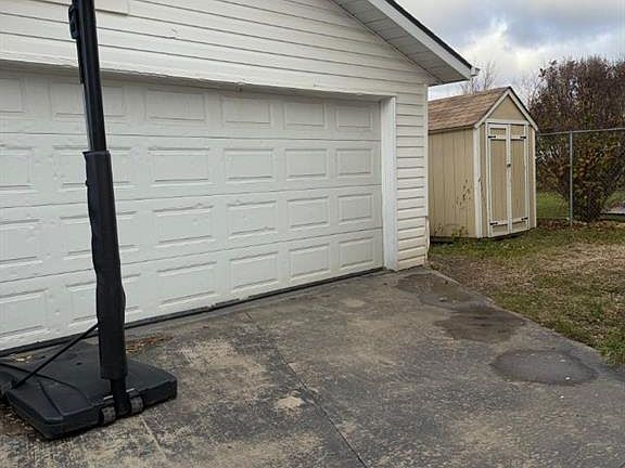 2nd image of 6226 E 90th St