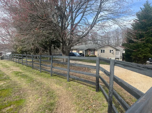 8610 Mackall Rd, Saint Leonard, MD 20685