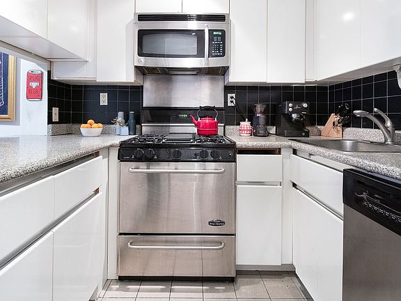 2nd image of 366 W 11th St APT 2B