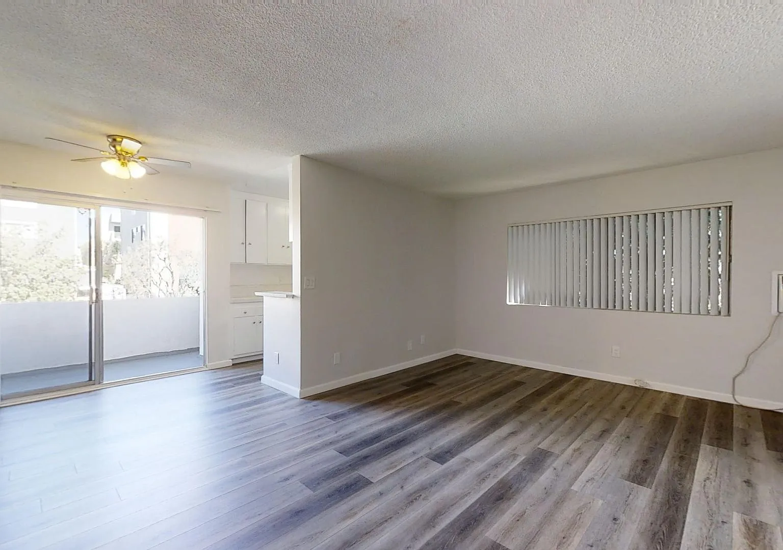 11958 Mayfield Ave — Photo 2