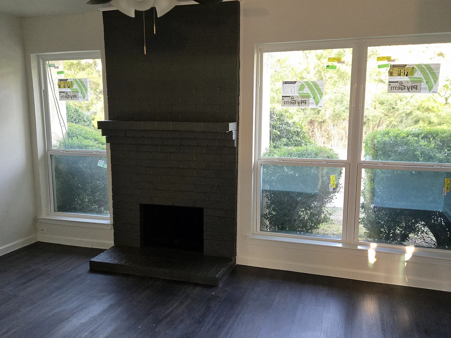 3 bed, 2.5 bath, 1416 sqft, $2,100 — Photo 2