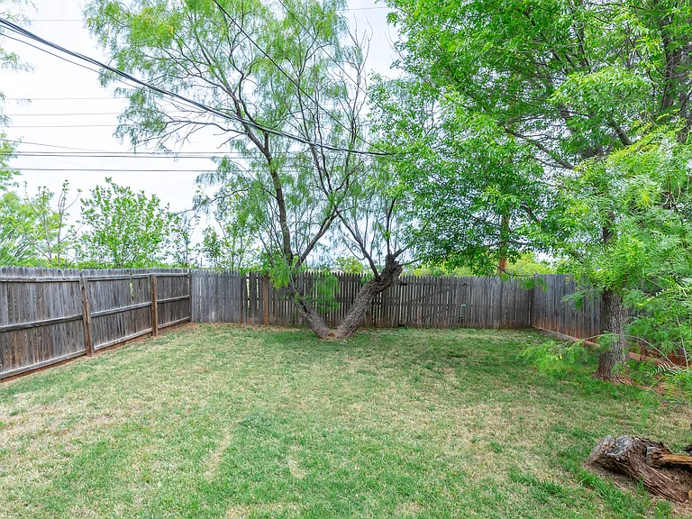 4074 Russell Ave — Photo 33