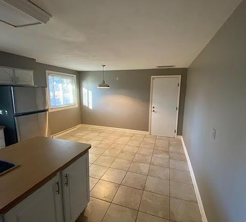 4th image of 85 Elmwood Dr