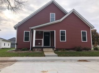 521 2nd Ave SW, Cascade, IA 52033