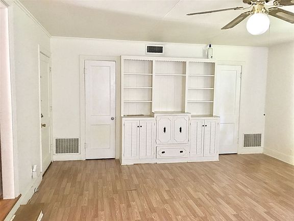 3rd image of 1808 Garland Dr