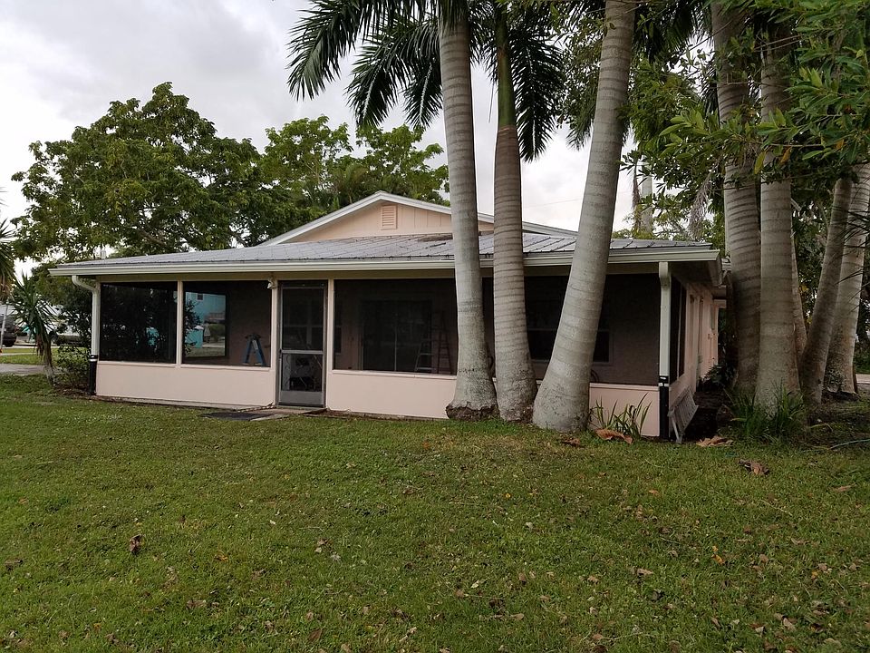 2nd image of 567 SW 11th Ct