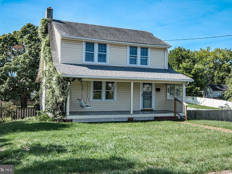 1st image of 1047 Woodland Ave