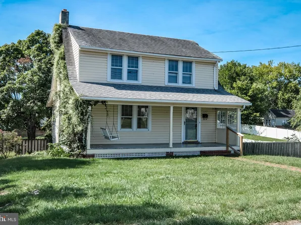 1047 Woodland Ave, Winchester, VA 22601