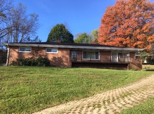 49901 Christian Pl, East Liverpool, OH 43920