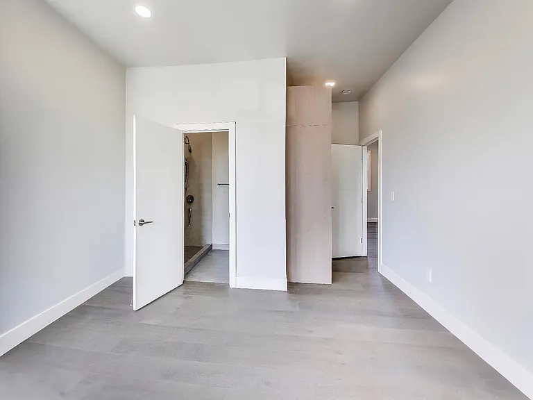 297 Corbett Ave — Photo 6