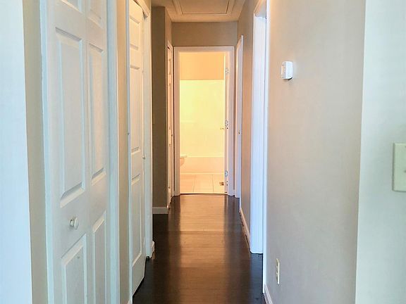 5th image of 1025 Elizabeth Dr