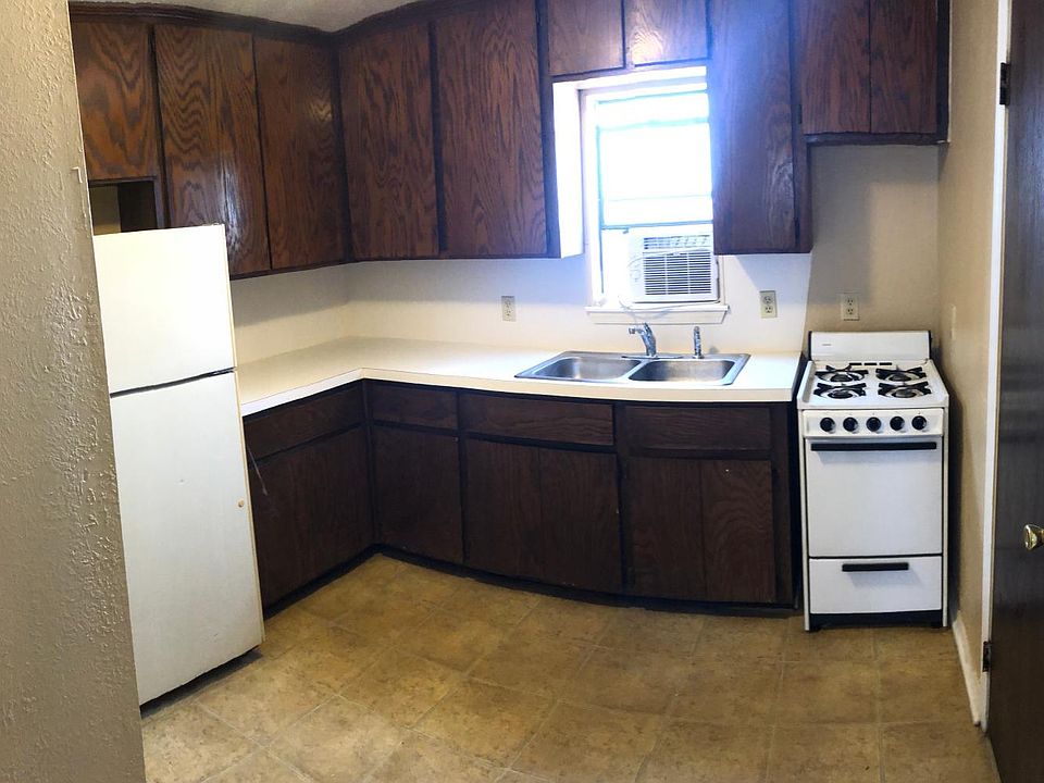 2nd image of 216 E Tonhawa St APT 3