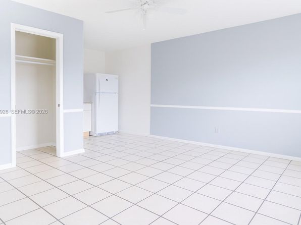 2151 NW 7th St APT 2