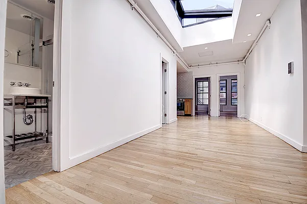 Rented by Urbane Brokerage | media 24