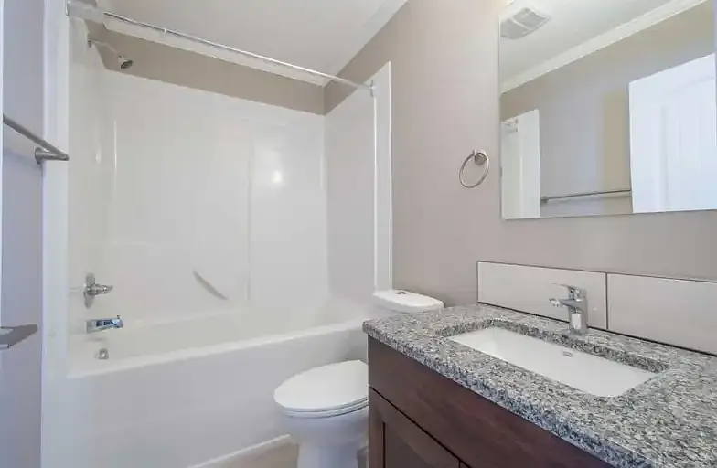 5215 52nd St — Photo 3