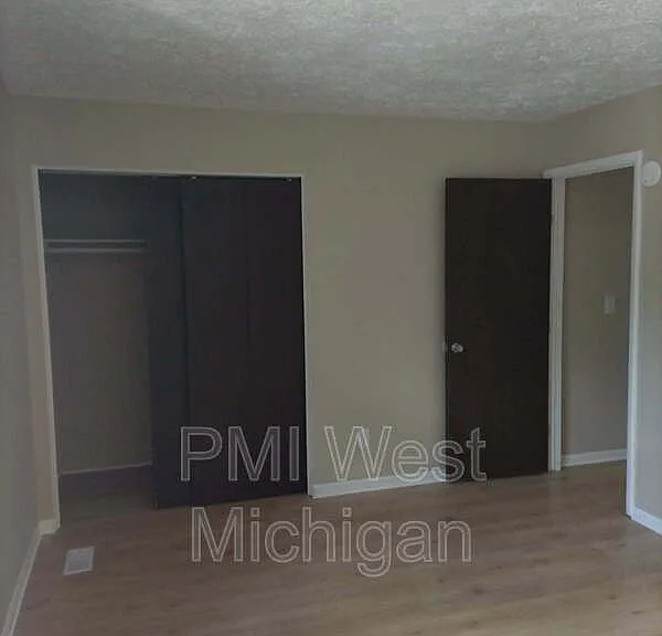 4258 Bond Ave #4 — Photo 8