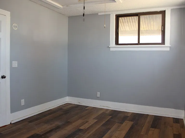 630 7th Ave — Photo 11