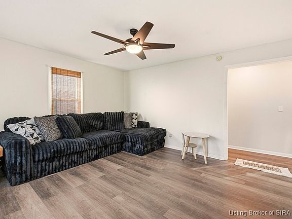 5th image of 314 Lone Oak Drive