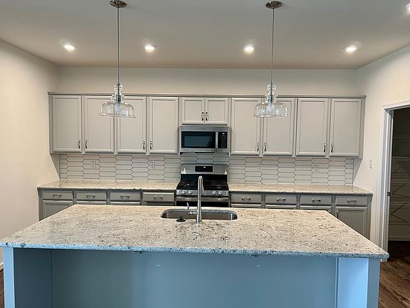 2nd image of 7074 Rivermere Ln