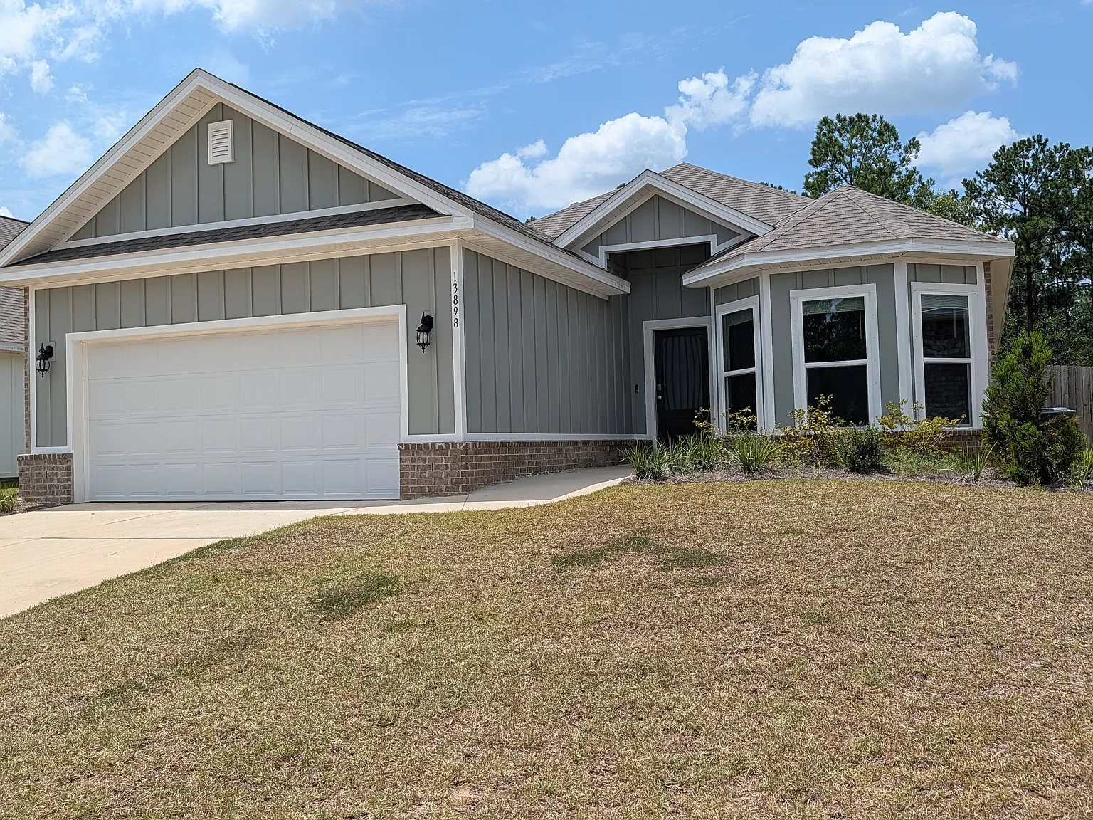 4 bed, 1948 sqft, $2,600 — Photo 1