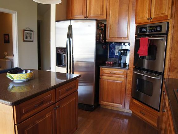 4th image of 446 Bradbury Ln