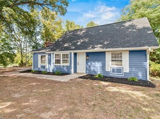 131 Sparrow Rd, Eden, NC 27288