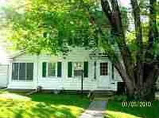 720 W 3rd St, Waterloo, IA 50701