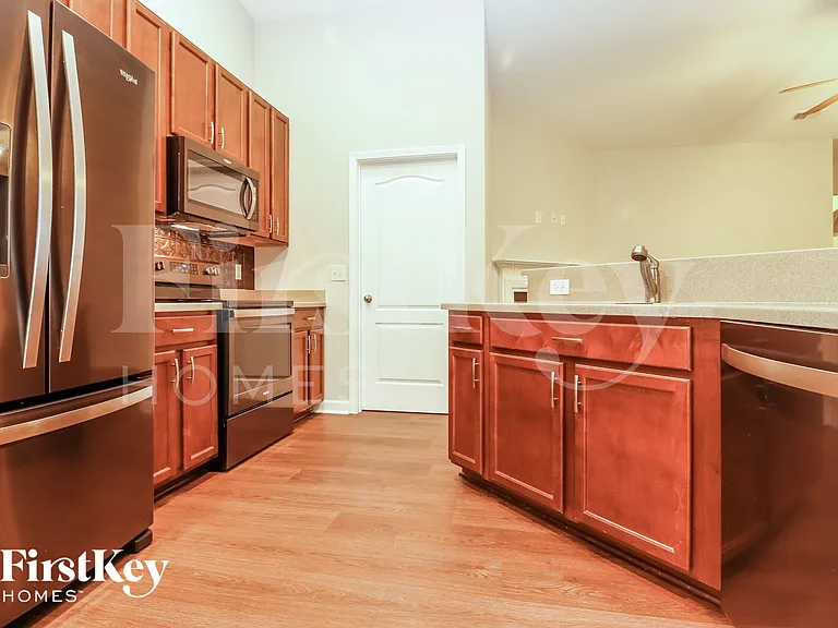 505 Crossland Dr — Photo 9