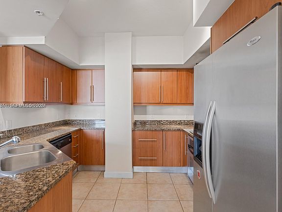 5th image of 888 S Douglas Rd APT 1405