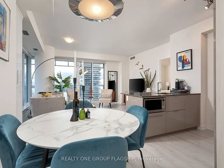 28 Freeland St #1609 — Photo 2