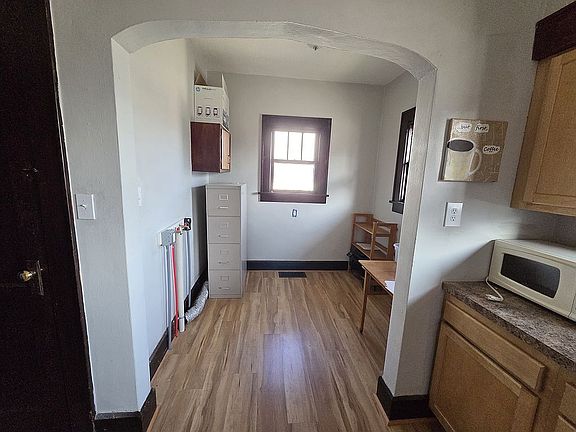 4th image of 227 N Eastern Ave