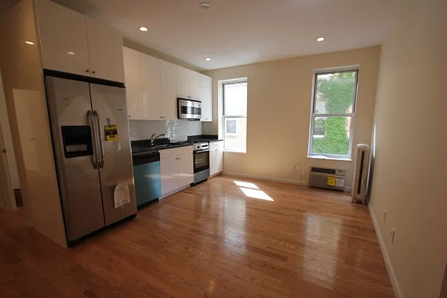 247 Wadsworth Ave #3B — Photo 4